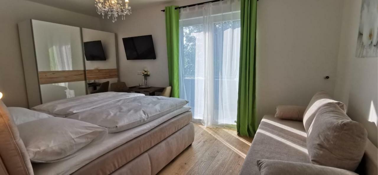 Enjoyit Velden West 호텔 Selpritsch 외부 사진